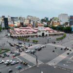 濱城市場廣場一百年來的變遷
󠀠󠀠󠀠󠀠
1. 近日胡志明市人民委員會制定的濱城市場廣場景觀改善計劃內容為何？
󠀠󠀠󠀠󠀠
近日，胡志明市人民委員會已經指派第一郡制定…